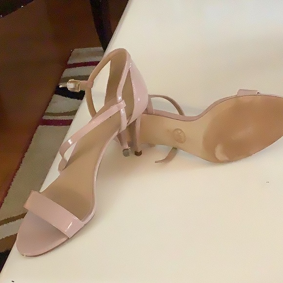 Patent leather gently worn , 3”heel true color is light blush - Picture 3 of 5